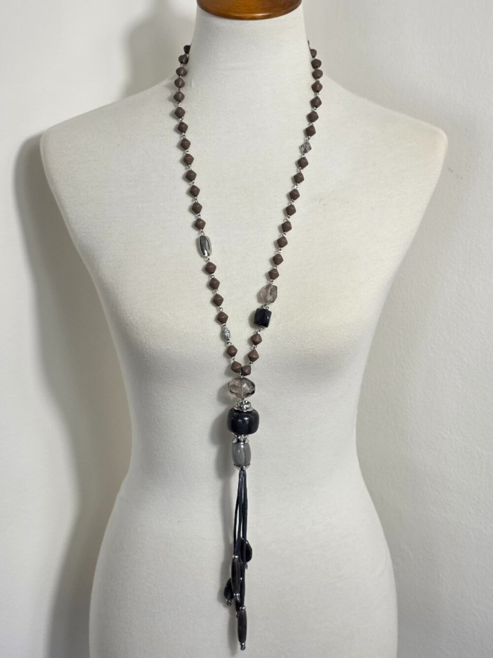 Chico's Chunky Beaded Tassle Lariat Necklace Mix Gray & Taupe Beads & Stones